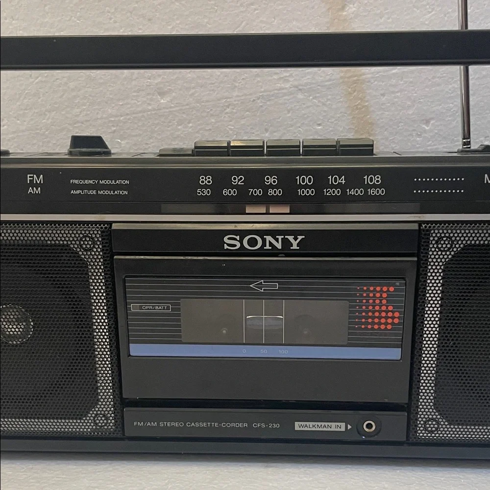 Vintage 80s Sony CFS–230 Portable Boombox Dual Speakers Cassette Deck working